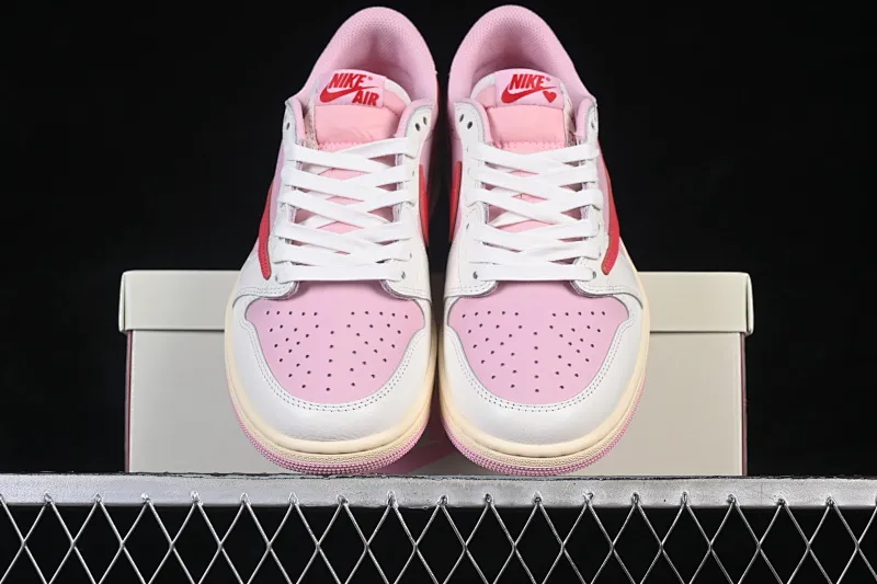 All categories Air Jordan Jordan series basketball shoes Air Jordan 1 Low foreign trade version Travis Scott x Air Jordan 1 Low OG AJ1 Joe 1 joint undercut IQ7604-101